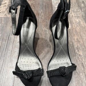 Kenneth Cole Reaction Black Bow Ankle-Strap Heels